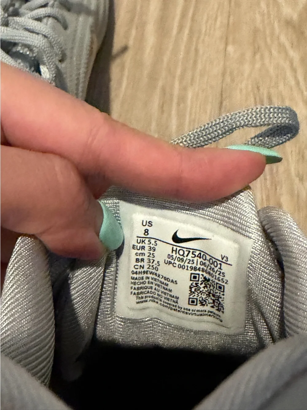Nike Shox Z Metallic Silver Women's Sneakers US 8 HQ7540-001